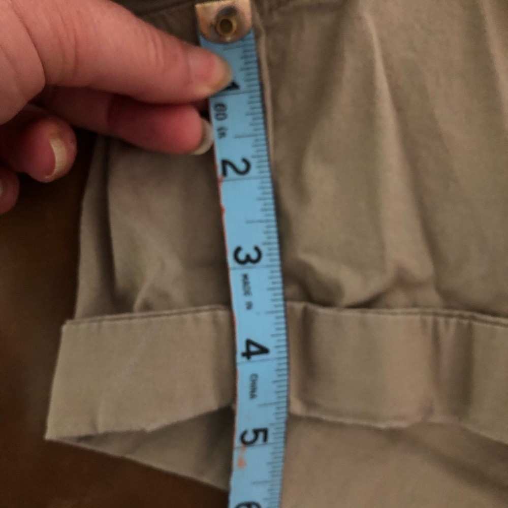 5" Ladies Tan Midrise Shorts Sz 14 - Picture 4 of 6